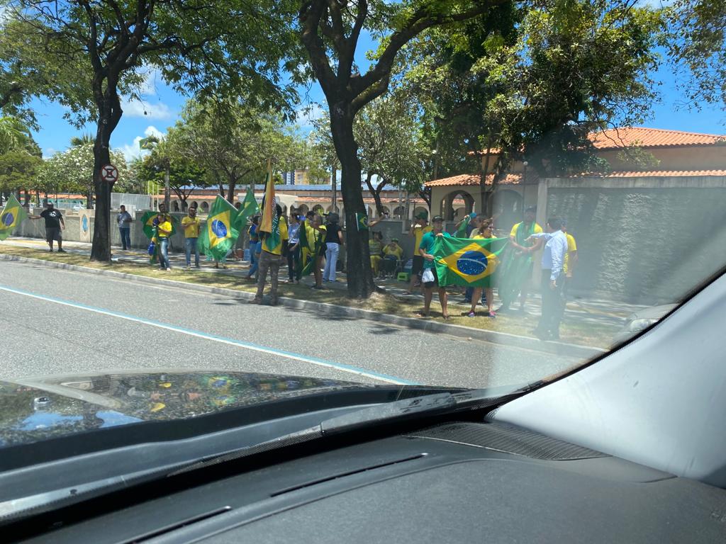 Bolsonaristas Começam A Se Reunir Em Frente Ao Exército Em João Pessoa