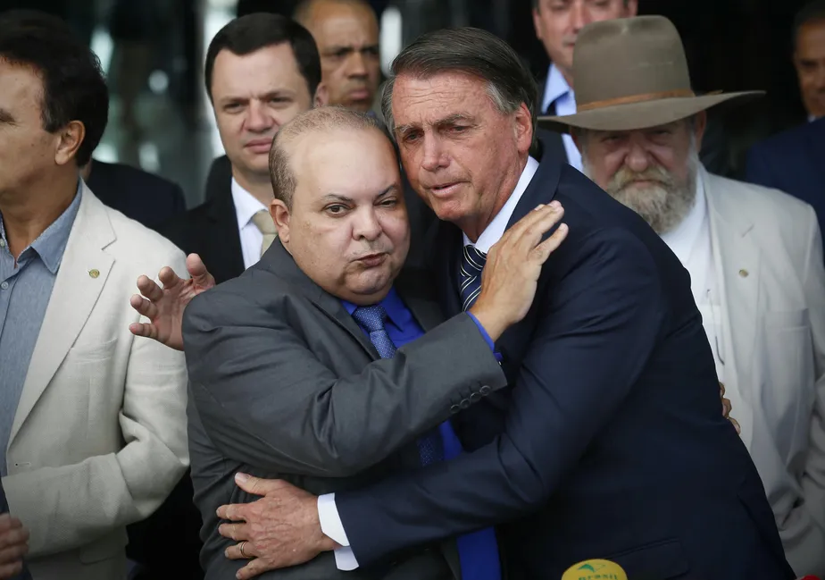 MP Pede Que TCU Mande Bloquear Bens De Jair Bolsonaro, Ibaneis E ...