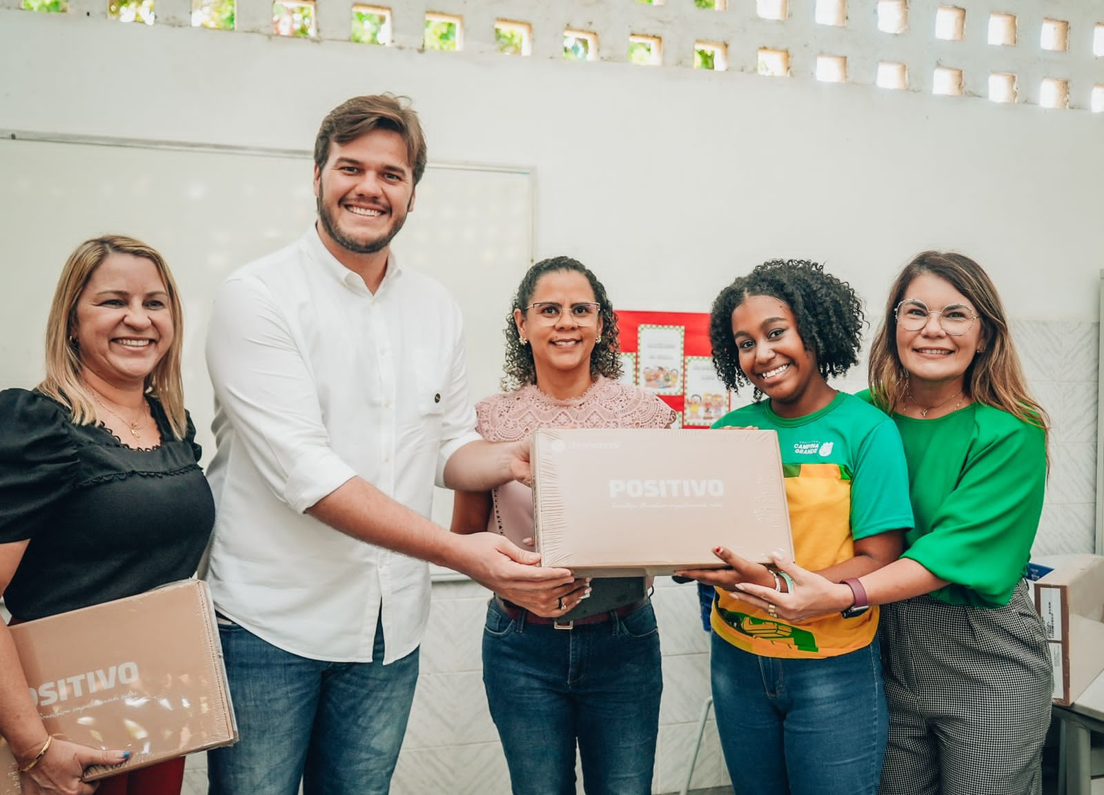 PREFEITURA DE CAMPOS DE JÚLIO ENTREGA CHROMEBOOKS PARA ALUNOS DA REDE  MUNICIPAL DE ENSINO - Prefeitura Municipal de Campos de Júlio